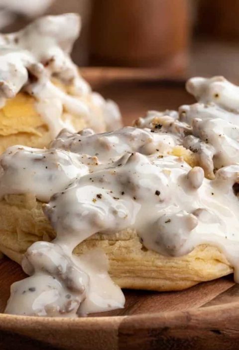 Pioneer Woman Biscuits and Gravy Casserole Recipe