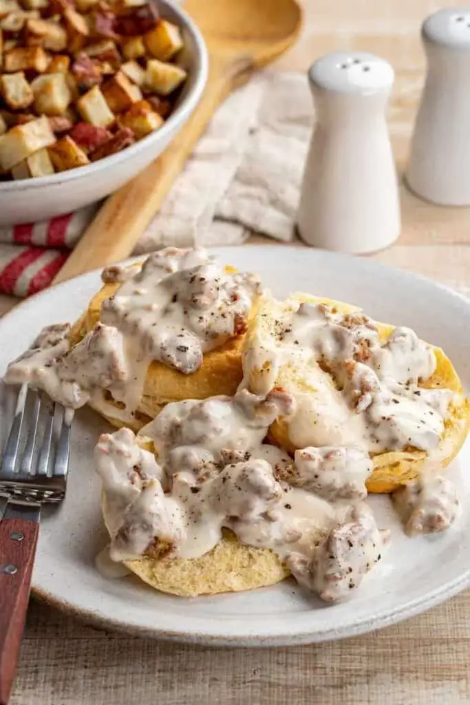 Pioneer Woman Biscuits and Gravy Casserole