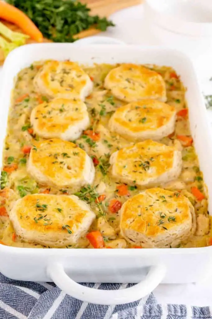 Pioneer Woman Chicken Biscuit Casserole